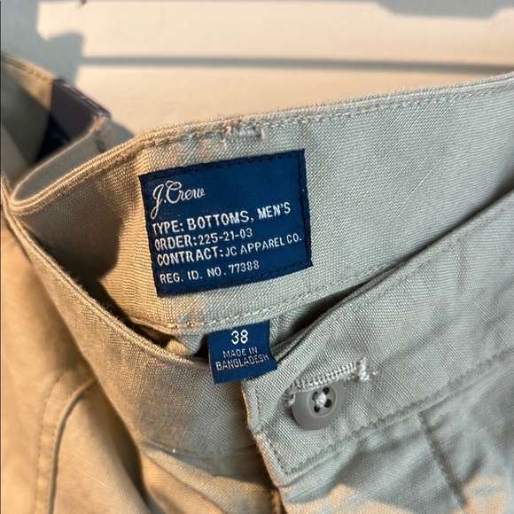 JCrew Men's Tan Shorts - Picture 2 of 5